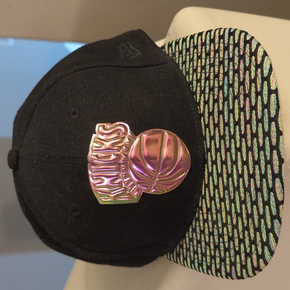 Knicks iridescent snapback hat
